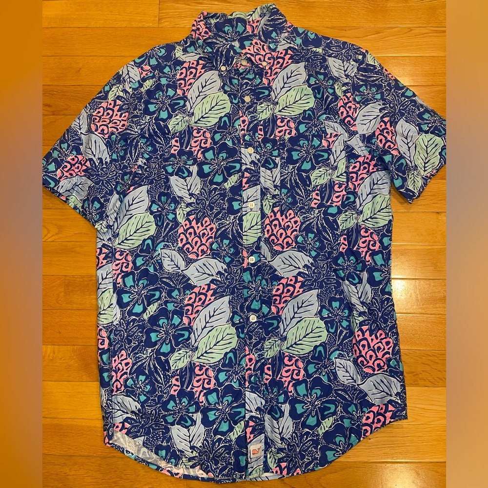 Men’s Vineyard Vines short sleeve Button Up size small